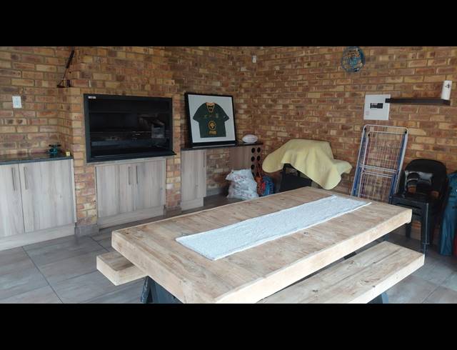 3 BEDROOM FREESTANDING FOR SALE IN DENNEOORD